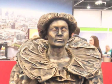 Medieval Knight Living Statue