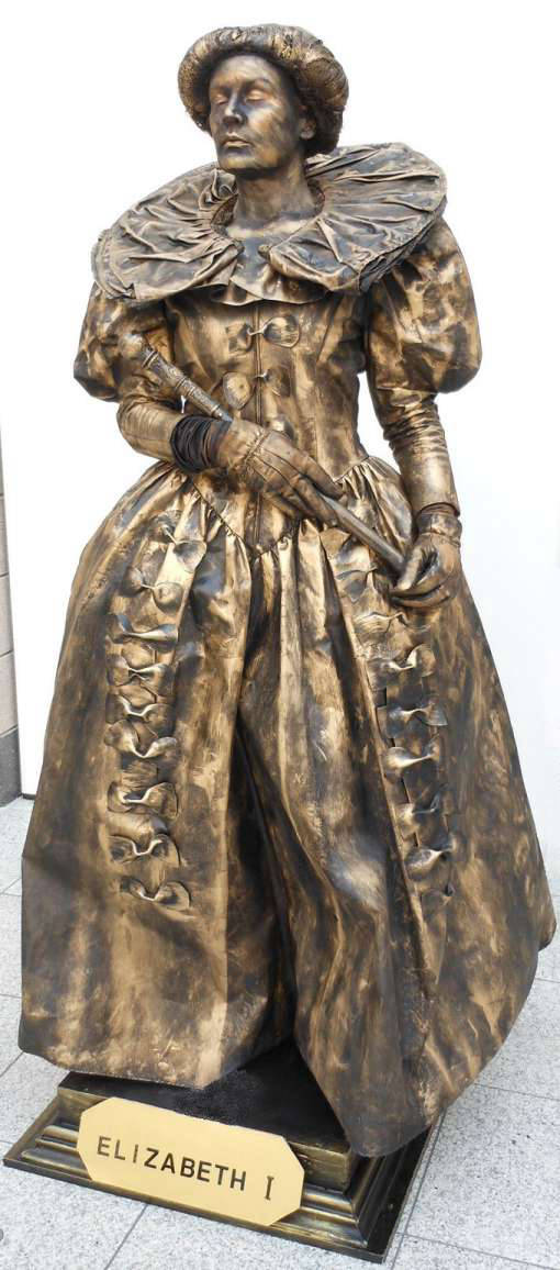 Elizabeth 1st Living Statue